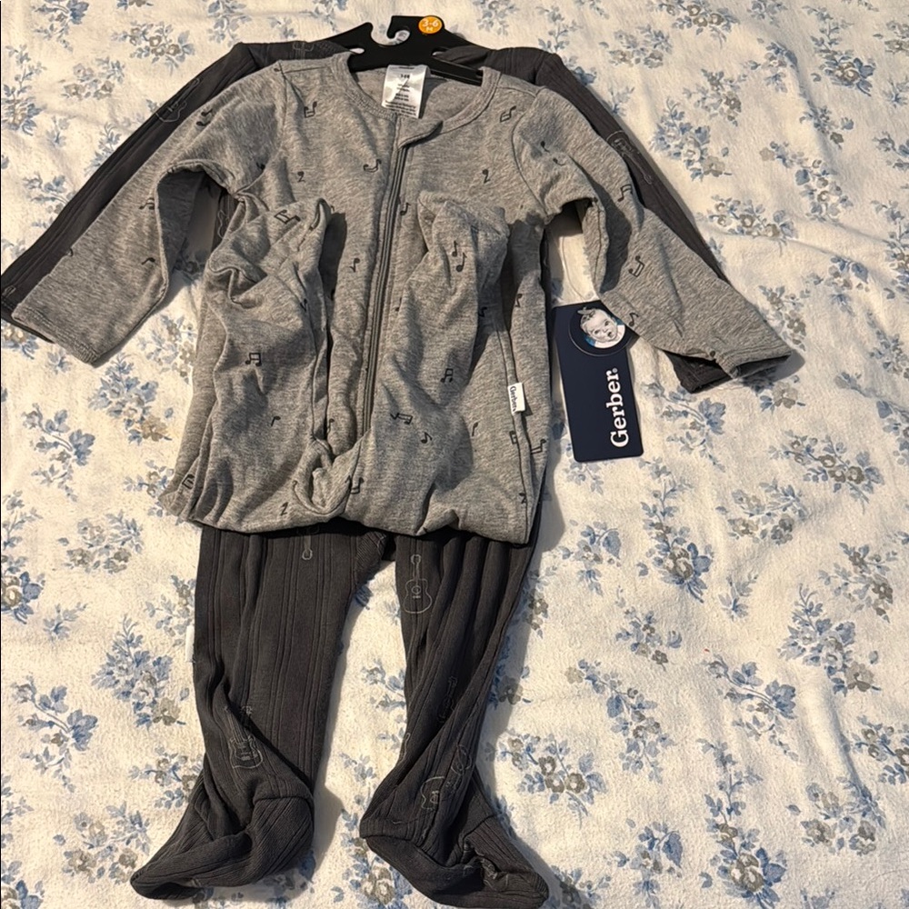 Gerber Gray and Black Baby Sleep Set